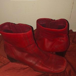 Women’s size 7 heeled red boots